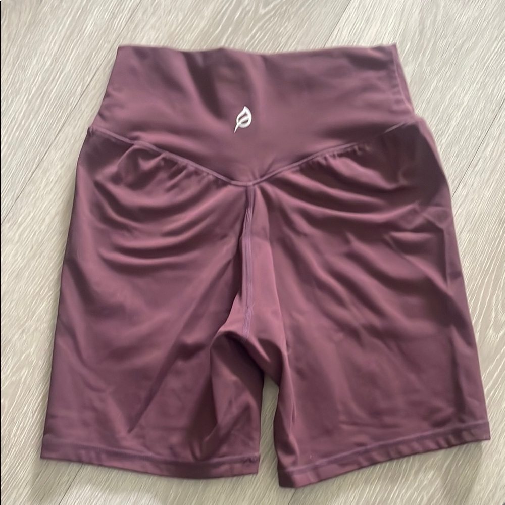 Ptula Women's High-Waisted Burgundy Shorts